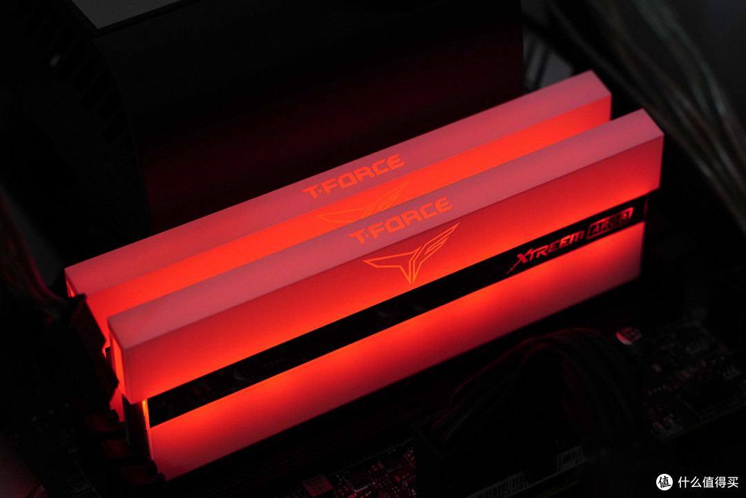 既好看还能超 十铨梦境DDR4 3600MHz 8G*2内存评测