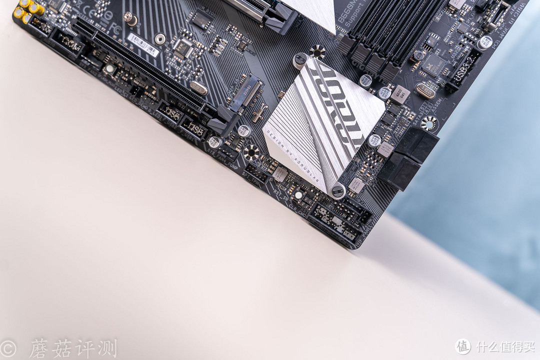 蘑菇爱拆解 篇四十三：外观精致，用料不错、技嘉（GIGABYTE）雪雕B660M AORUS PRO AX D4主板 拆解评测