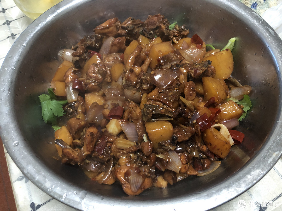 大冬天的，教你做一道新疆美食《大盘鸡》，趁热吃，香辣开胃，下饭神器