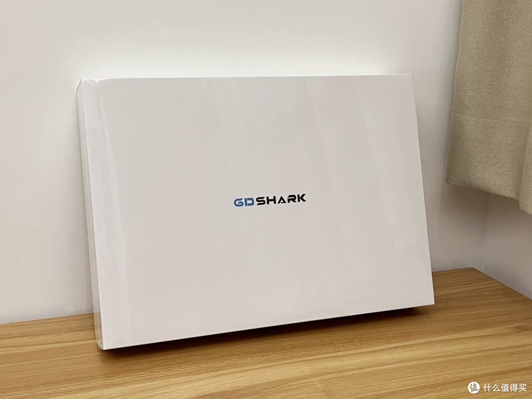 任天堂NS的好搭档:六维鲨S14F6超薄便携屏,从此掌机和MacBook Pro都有个便携显示器使用了