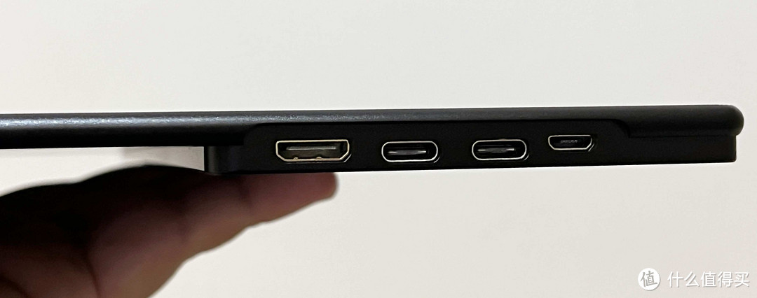 任天堂NS的好搭档：六维鲨S14F6超薄便携屏，从此掌机和MacBook Pro都有个便携显示器使用了