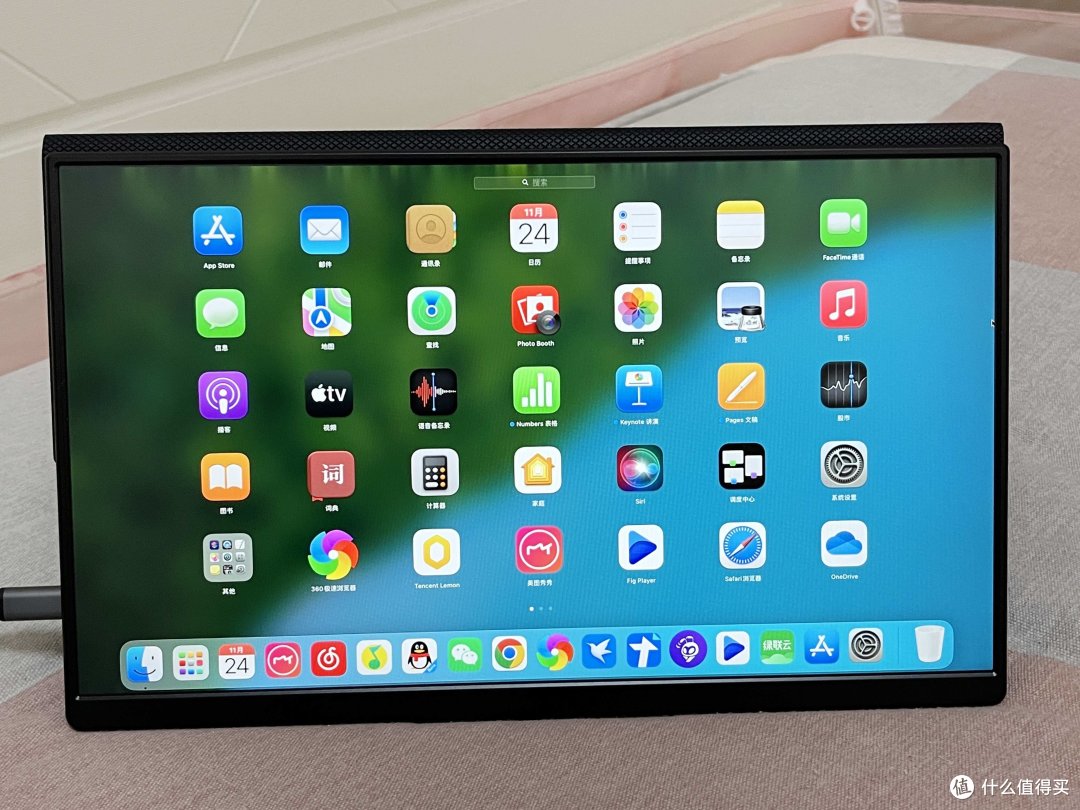 任天堂NS的好搭档:六维鲨S14F6超薄便携屏,从此掌机和MacBook Pro都有个便携显示器使用了
