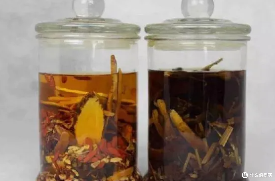 家里“自泡药酒”能喝吗?行家:能喝是能喝,但这3个风险要了解