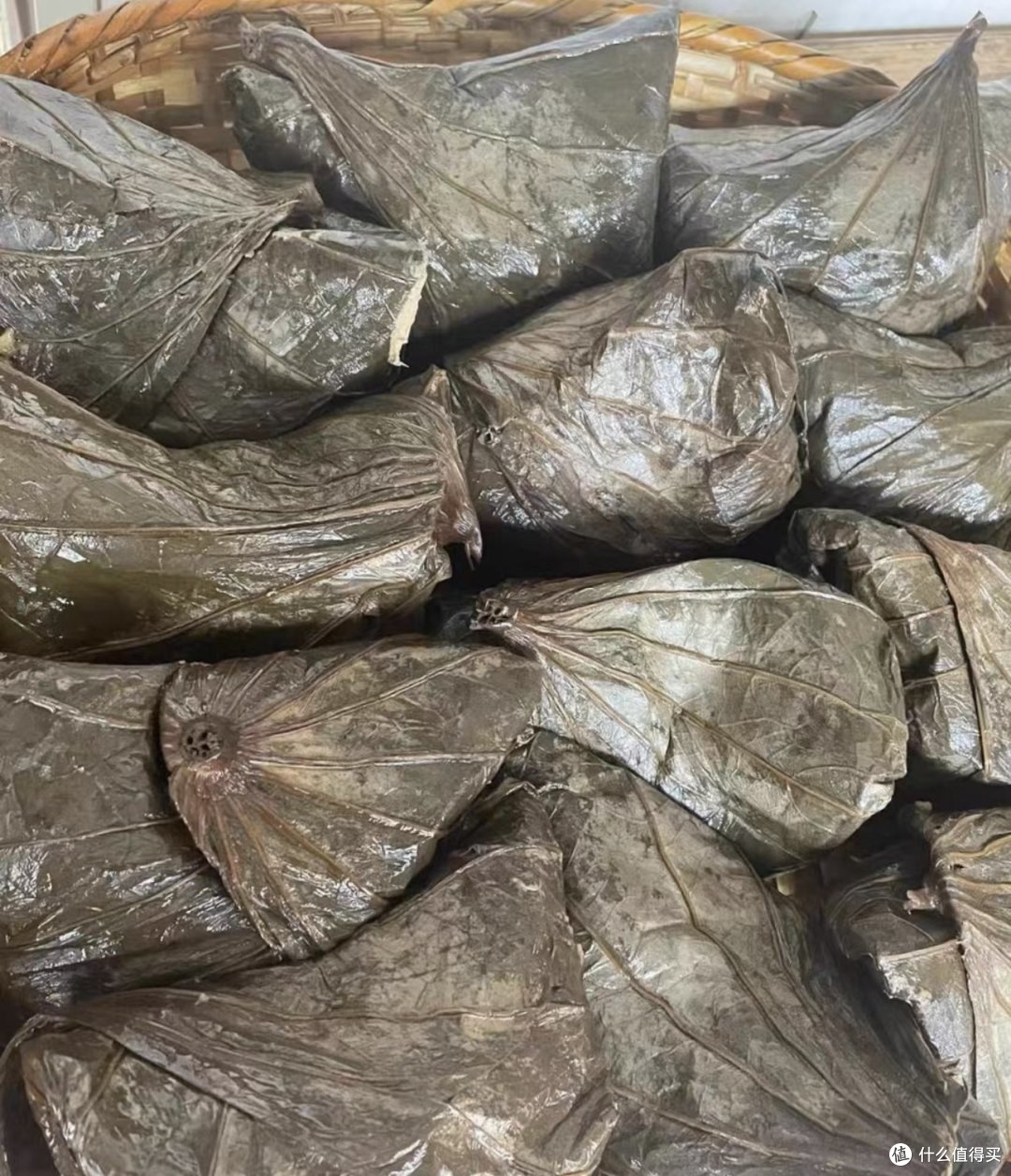 赣南老表名吃—荷香四溢的荷包肉