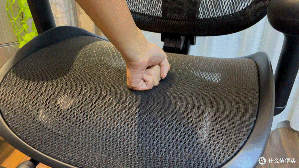 打工人的福音！从M18到如今的Doro C300人体工学椅，西昊颠覆了我的认知！