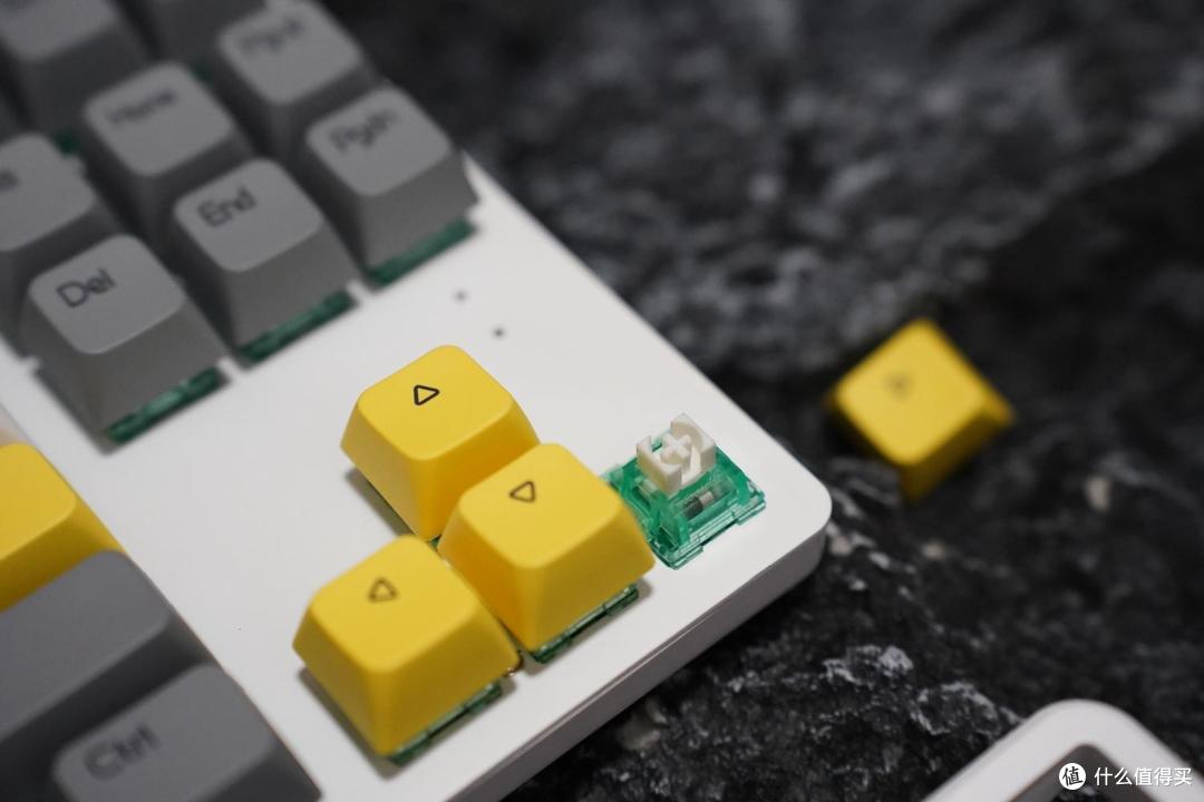 三层消音+RGB灯效， 仅售299元起！黑爵AK873三模机械键盘上手