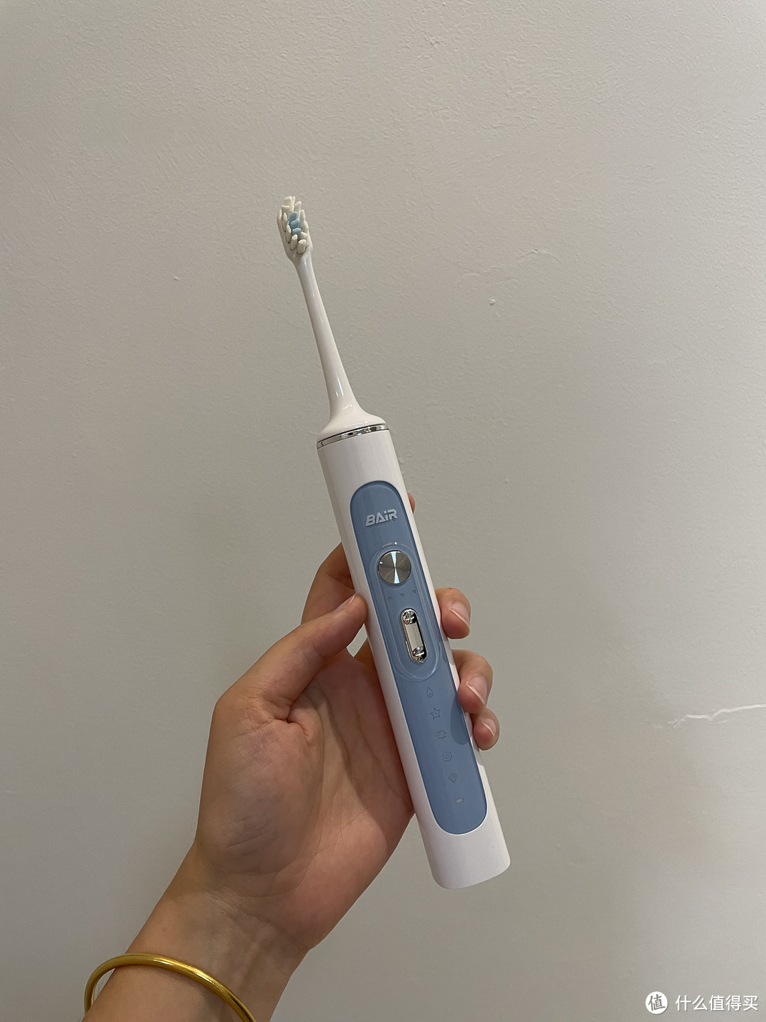 使用电动牙刷能改善牙齿敏感吗？怎么刷牙才是正确的呢？