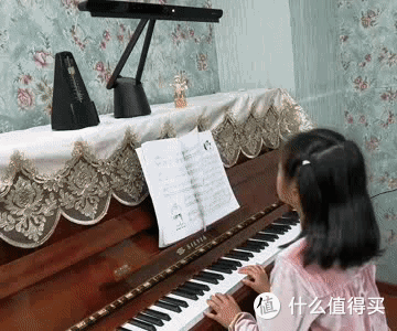 柔光铺满琴键,专属于你的舞台光,明基钢琴灯使用体验