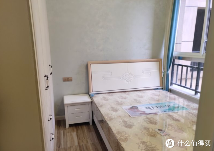 参观100㎡三居室,一进屋就惊艳我了,玄关柜这样装好看又实用