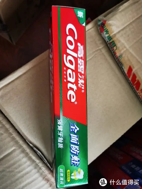 高露洁（Colgate）全面防蛀牙膏经典套装 4支装1000g（清新薄荷250g×2+超爽薄荷250g×2）