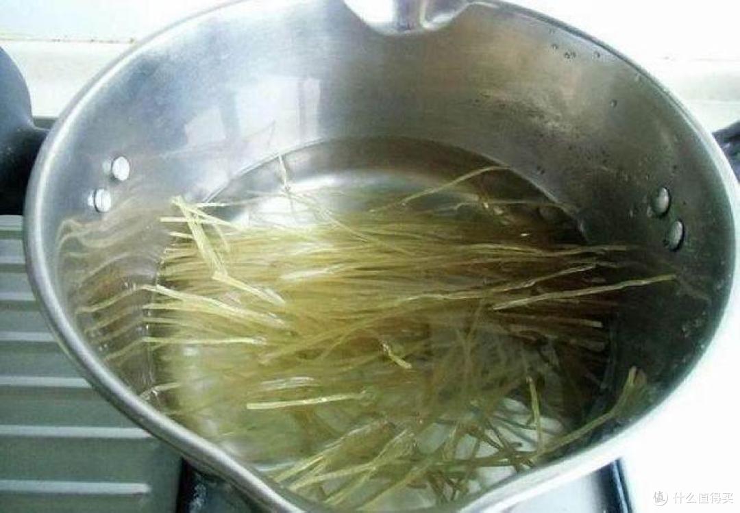 粉条一炒就成团?要粉条根根分明是如何炒的?