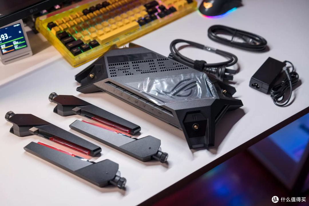 在哪儿不能看球赛?-ROG GT-AX6000改装车载WiFi体验