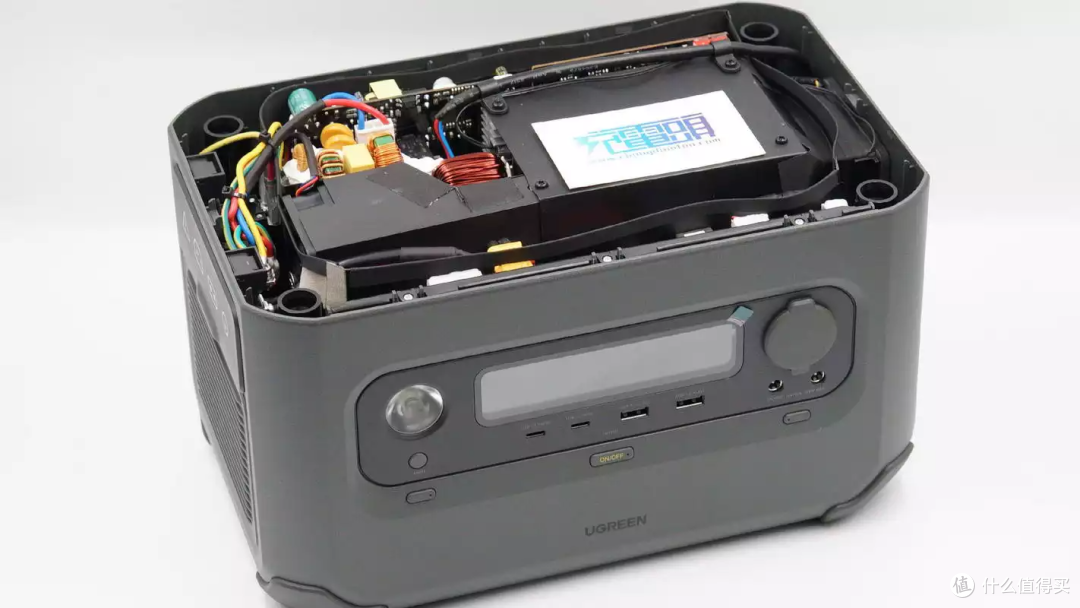 拆解报告：UGREEN绿联600W便携户外电源GS600