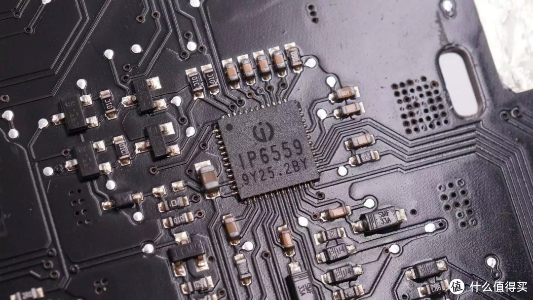 拆解报告:UGREEN绿联600W便携户外电源GS600_移动电源_什么值得买