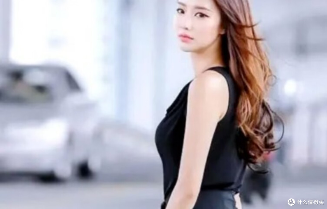 在户外给美女拍照,该如何摆姿势更自然、更好看?