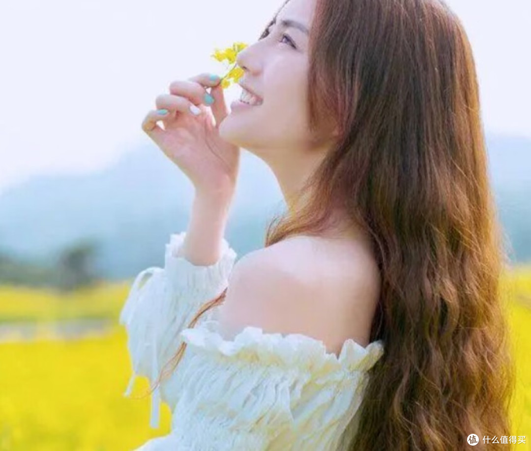 在户外给美女拍照,该如何摆姿势更自然、更好看?