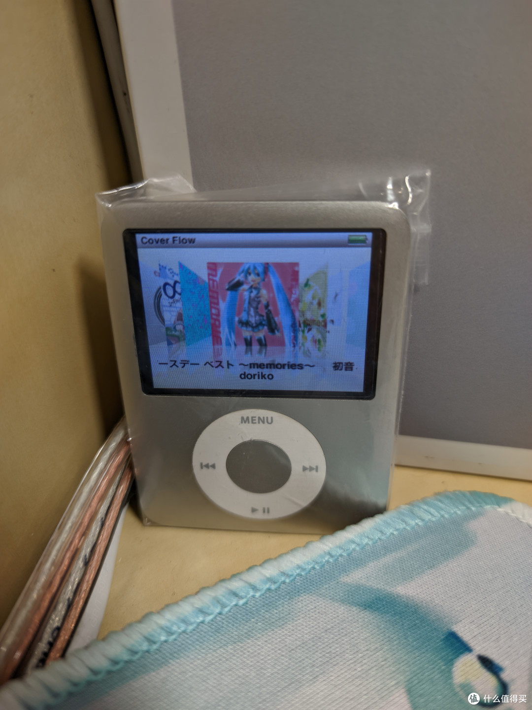 成为桌面一角小摆件的iPod
