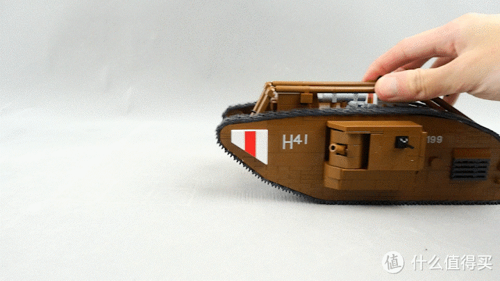 战地1中的钢铁巨兽，由积木方式呈现：Cobi Mark V重型坦克简测