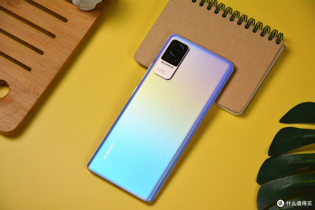 从3199跌至1699,曲面屏+骁龙778G,12GB+256GB沦为千元市场