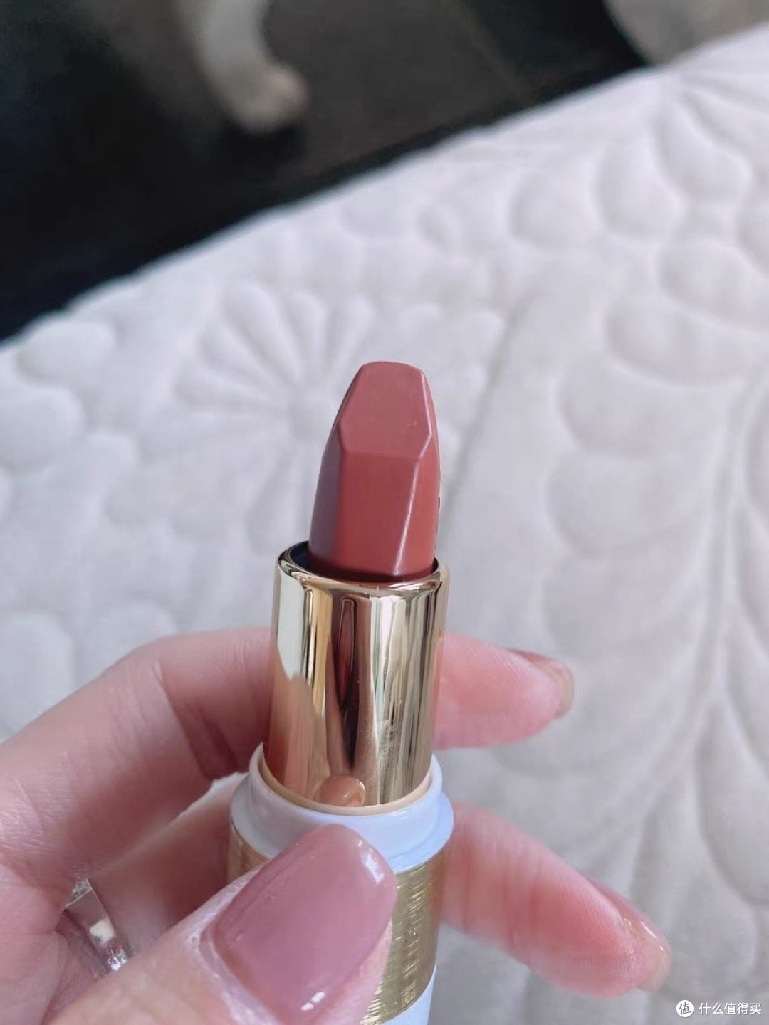 不掉色丝绒哑光奶油杏色口红