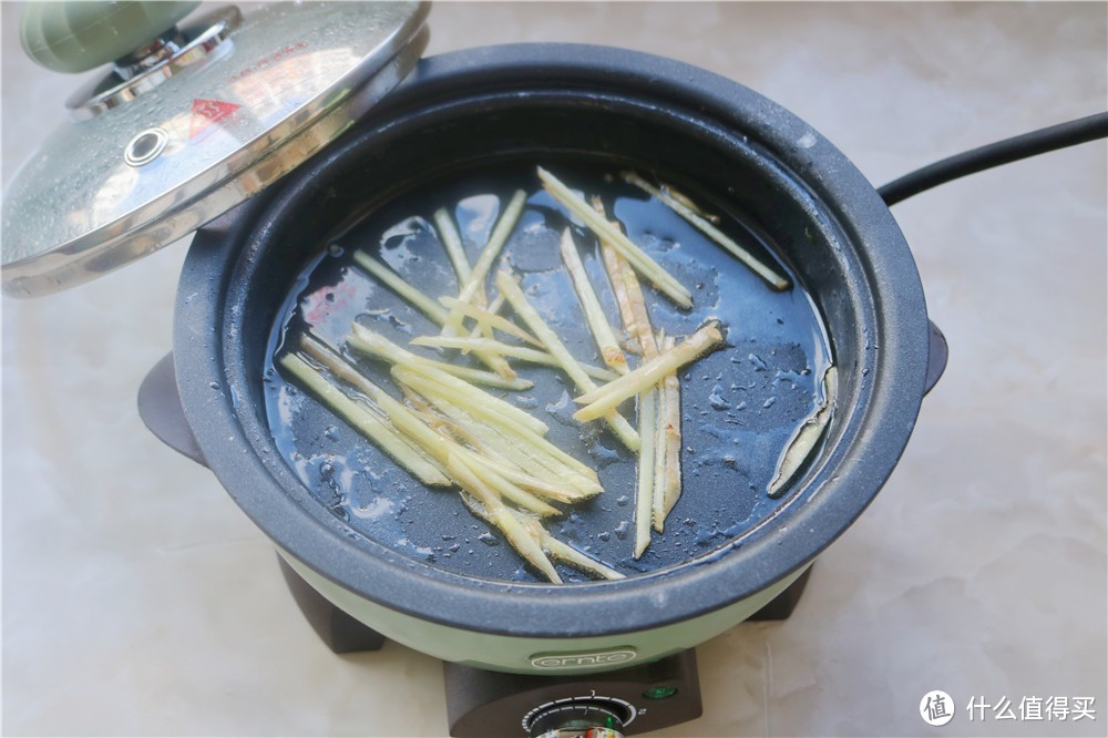 分享鸡翅的另类做法：蒜香芥末鸡翅，很特别也很好吃