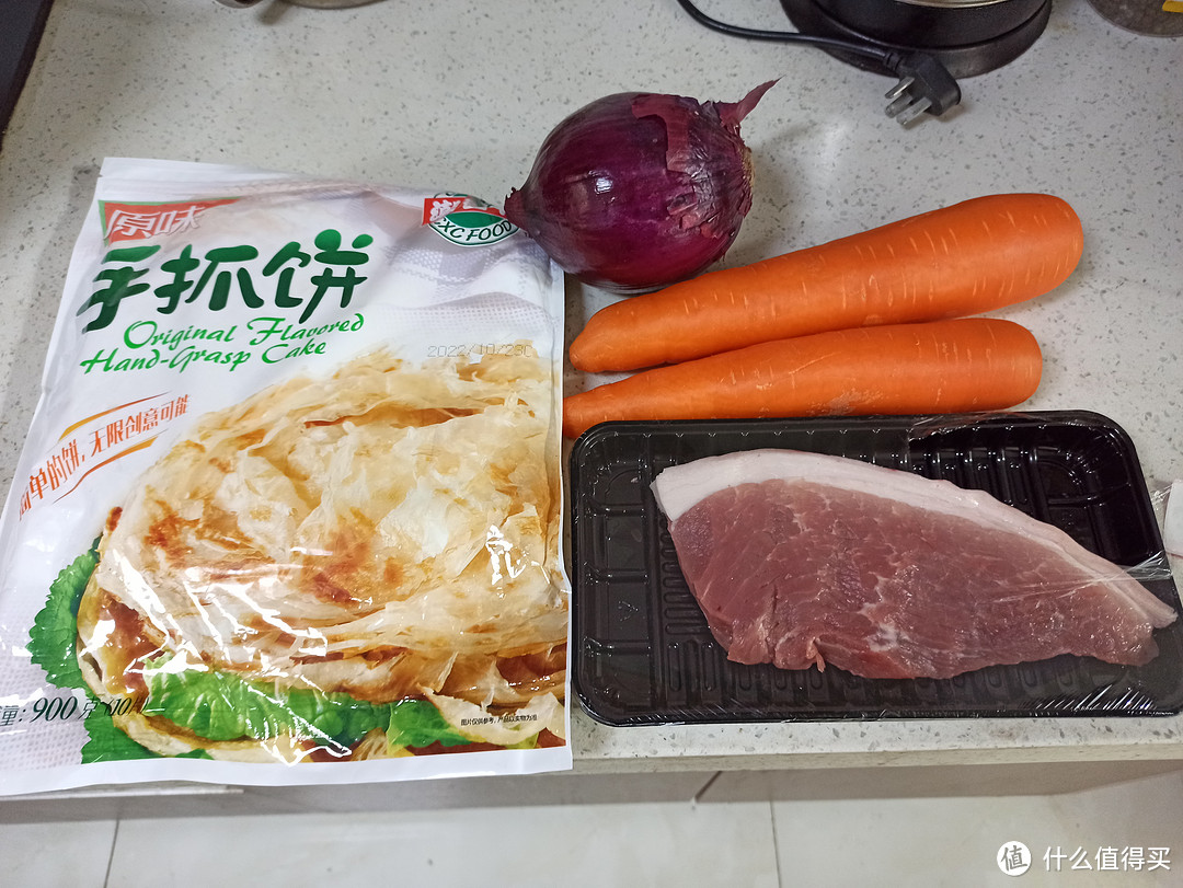 蓬松鲜香味道好，分量十足滋味饱，今天刚刚做出来的“嫩猪五方”肉饼分享。