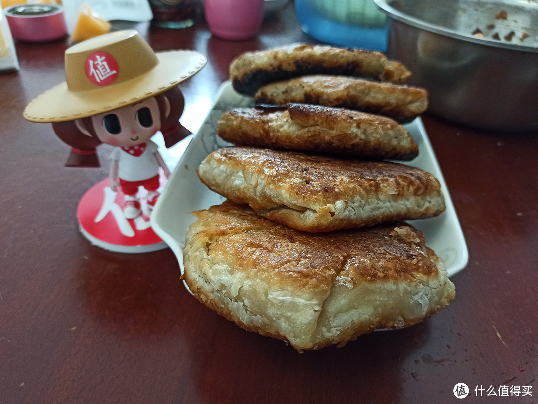 蓬松鲜香味道好，分量十足滋味饱，今天刚刚做出来的“嫩猪五方”肉饼分享。