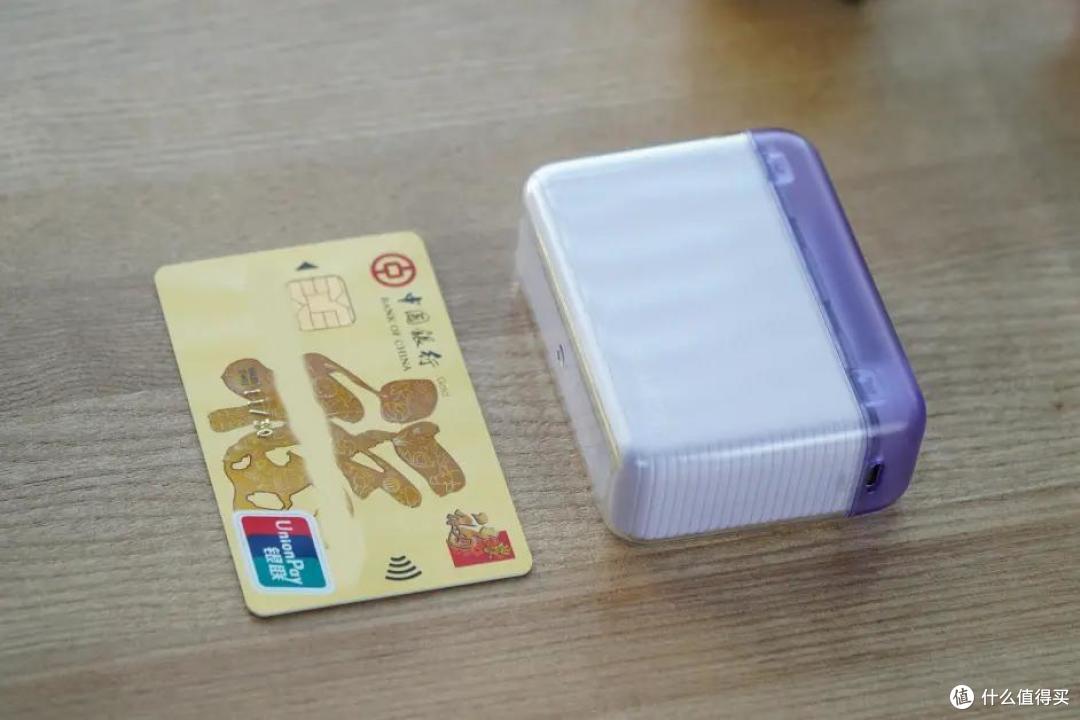 闪极随行移动电源,出门在外的续电最佳选择