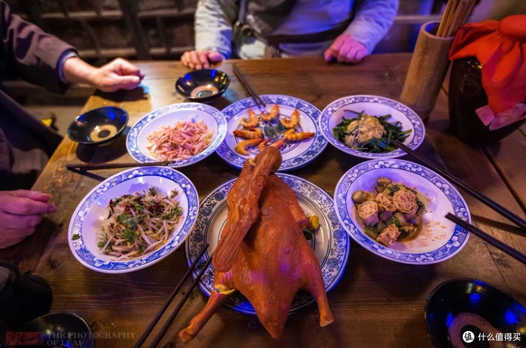 都说喝酒不好，有人却能常年“晚饭配酒”精神好，是怎么做到的呢