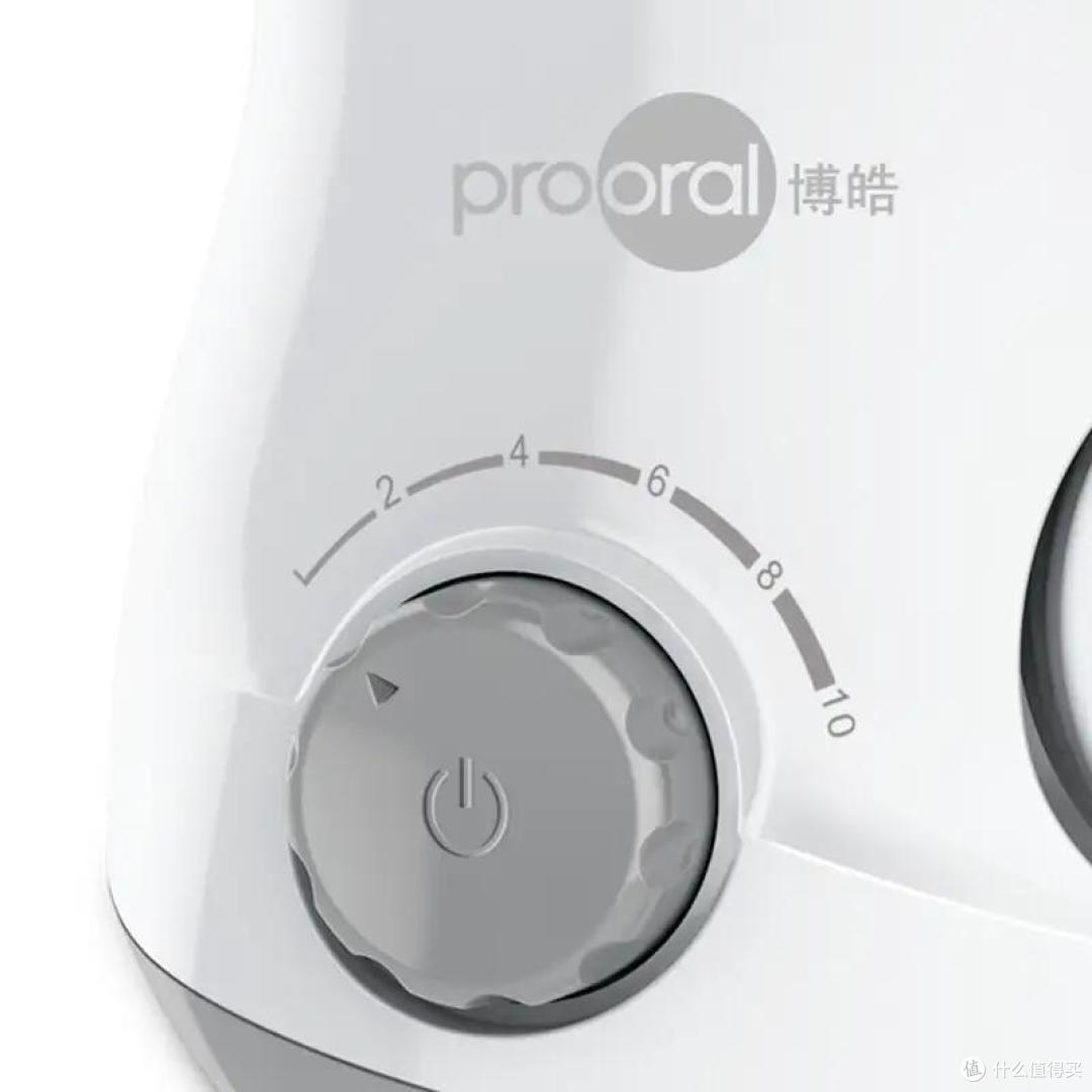 牙缝总难剔干净，用温和洁牙器替换难用牙签