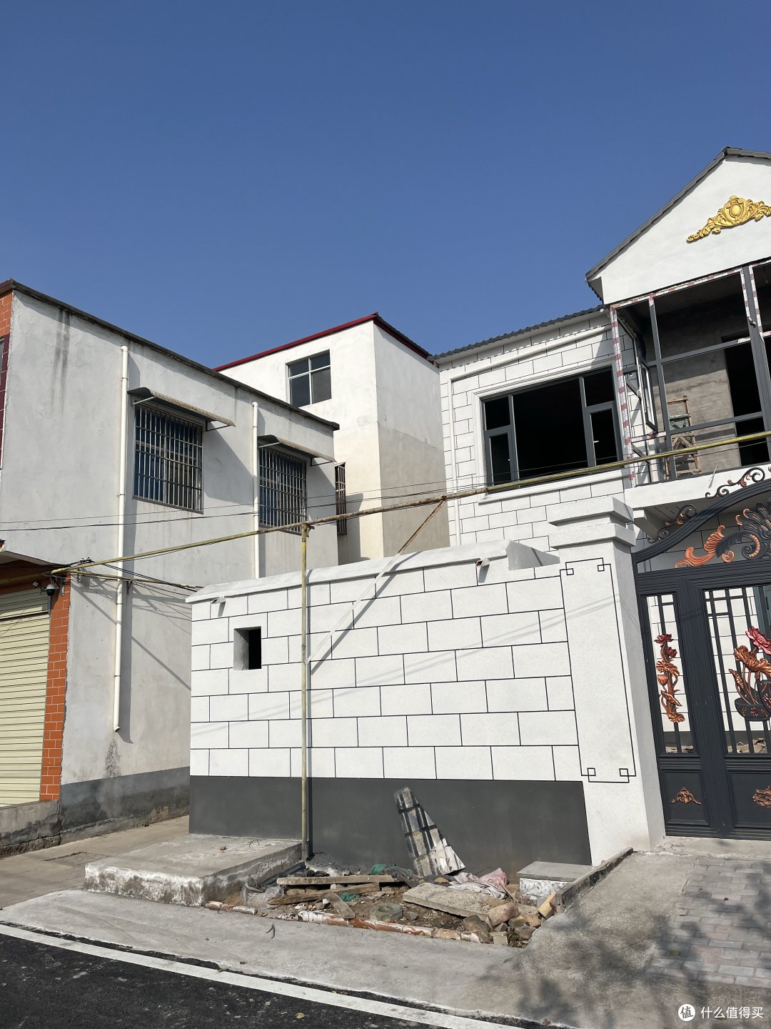 燃气走管农村就是这么随意