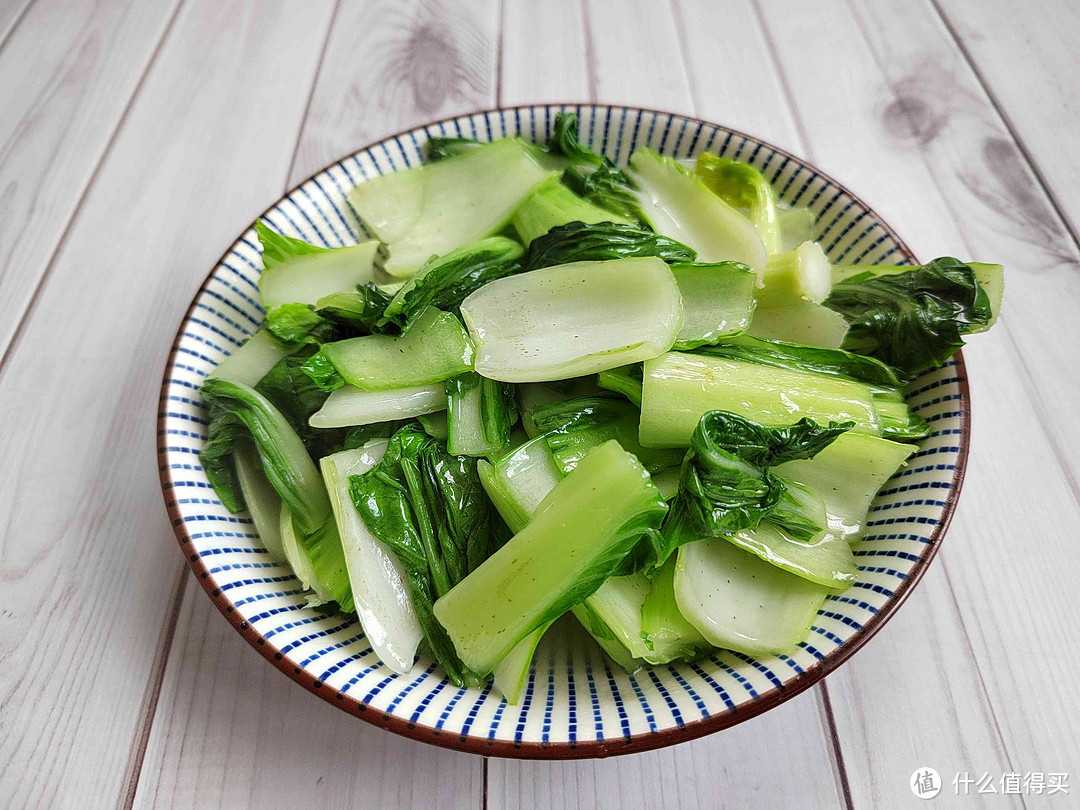 邻居来我家聚餐，8人6道菜花了100元，两家人吃得超开心！