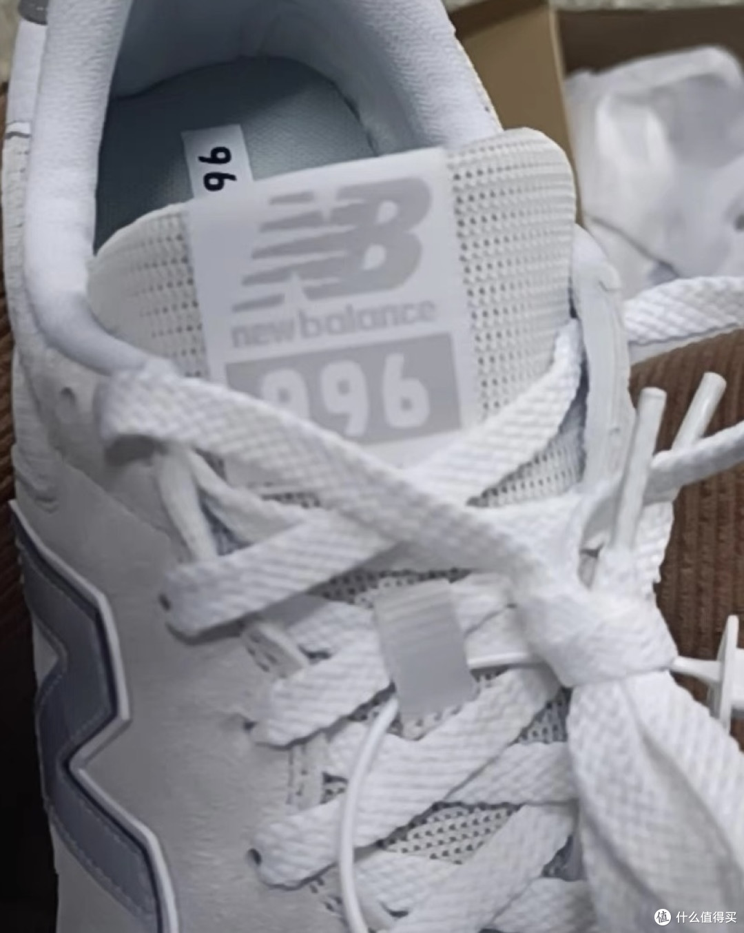 舒服还看，还很潮流的运动鞋！必需属于newbalance