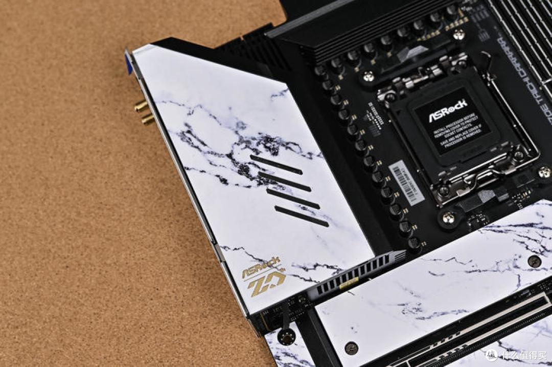 7950X+华擎X670E Taichi Carrara+海盗船白色全家桶装机展示