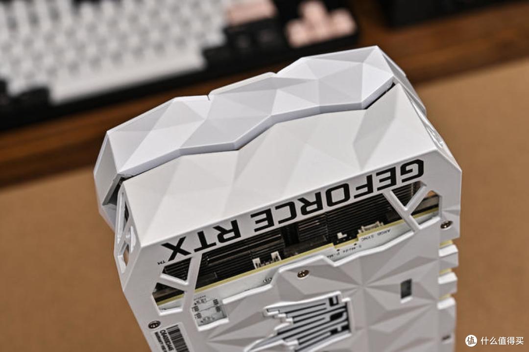 7950X+华擎X670E Taichi Carrara+海盗船白色全家桶装机展示