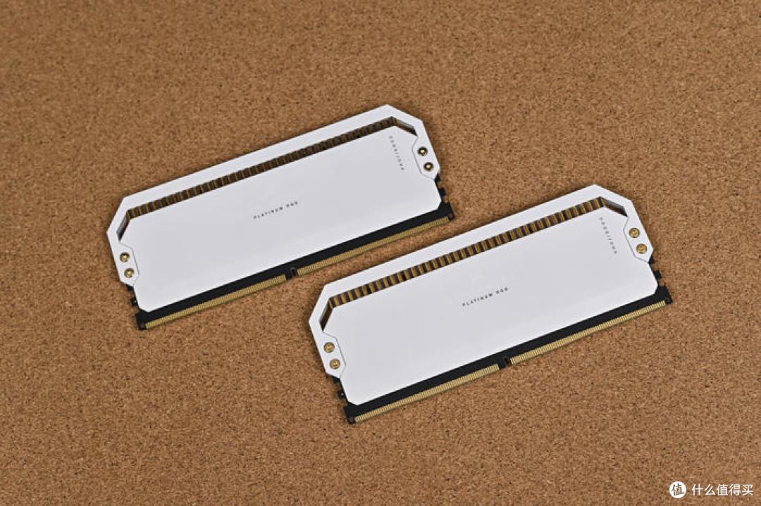 7950X+华擎X670E Taichi Carrara+海盗船白色全家桶装机展示