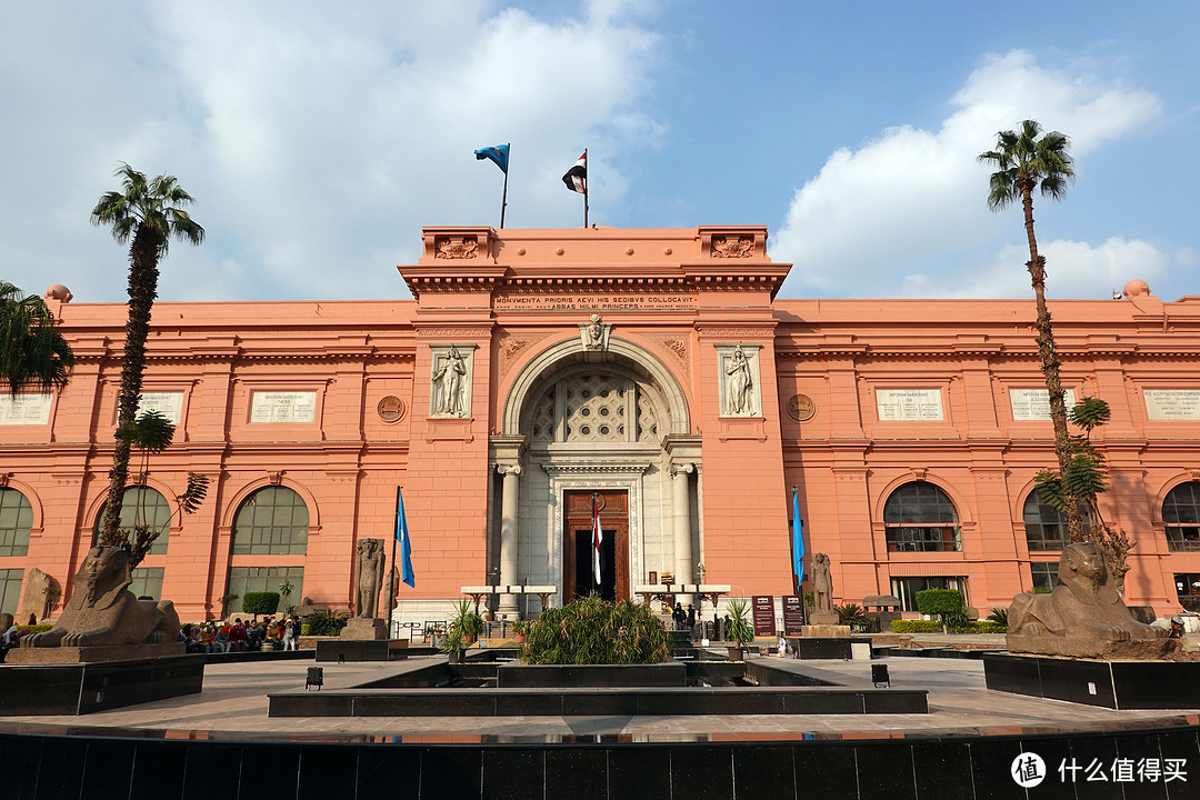 埃及博物馆，外观挺粉嫩。新的埃及博物馆正在建设，后续将陆续搬家到新场馆。