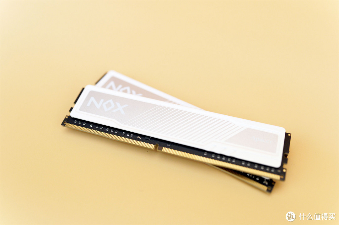 趁着价低升级一波，宇瞻 NOX DDR4 3600 16G*2内存分享