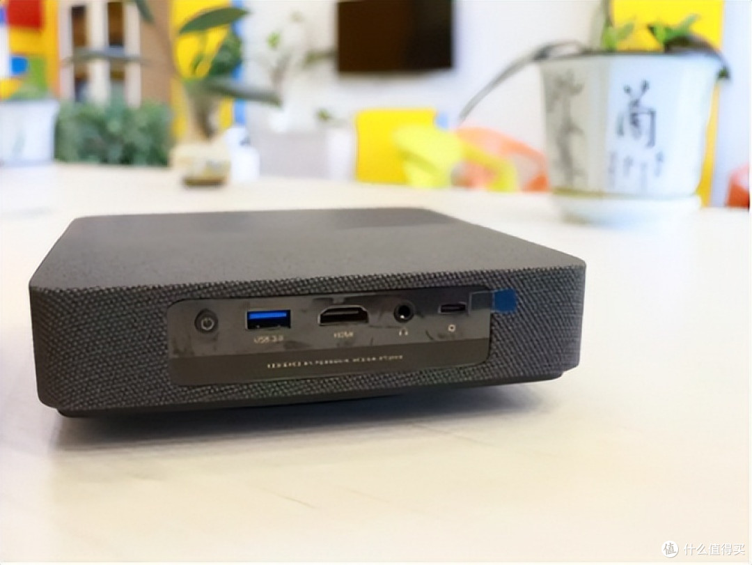 三千档家用投影仪真机测评：峰米S5和大眼橙NEW X7D哪款更值得入手？