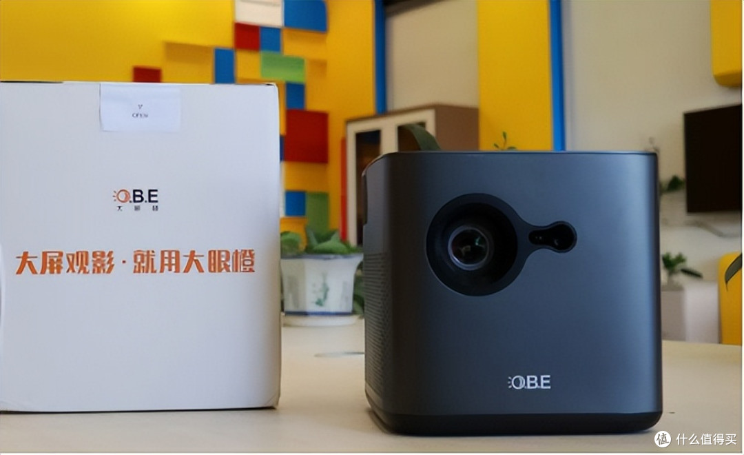 三千档家用投影仪真机测评：峰米S5和大眼橙NEW X7D哪款更值得入手？