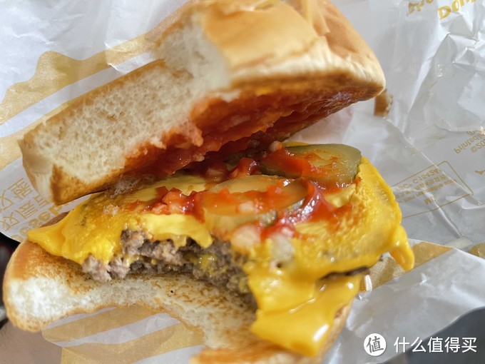 麦当劳套餐怕踩雷快进来看一下，分享你最喜欢的那个汉堡