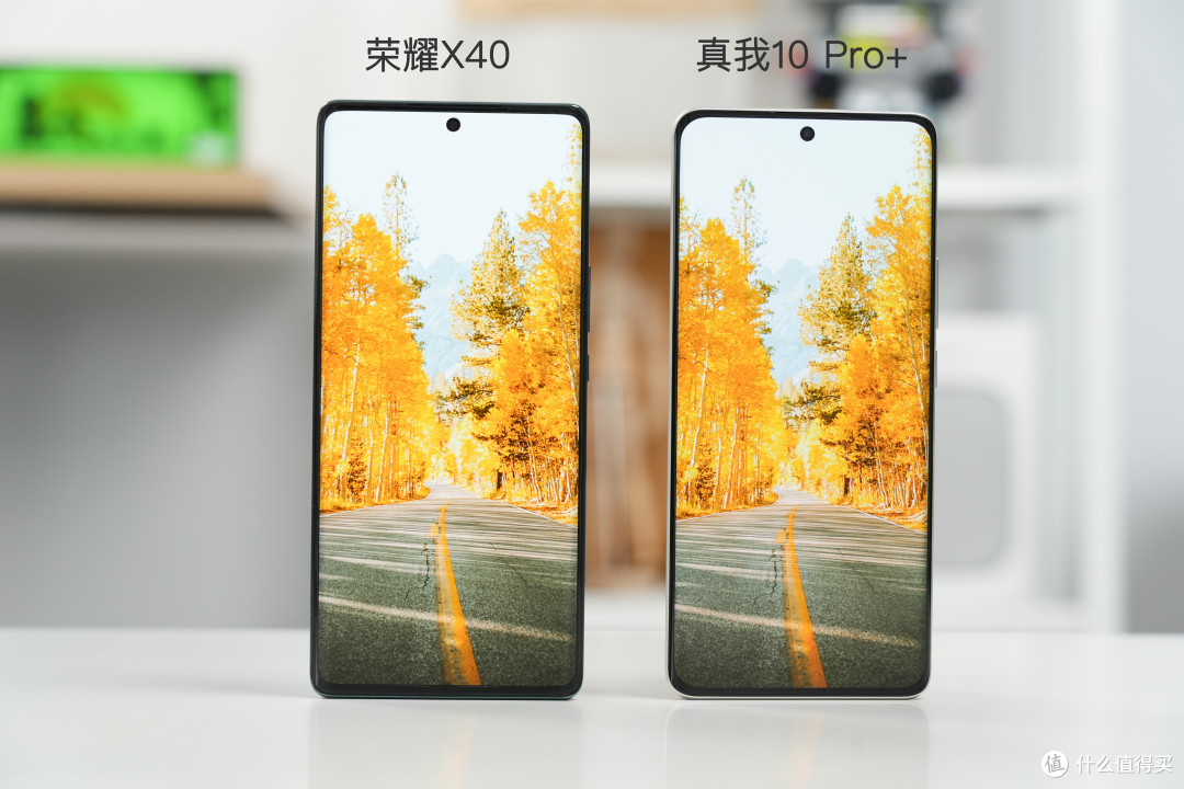千元高颜值曲面屏手机的王者对决：真我10 Pro+ VS 荣耀X40对比体验