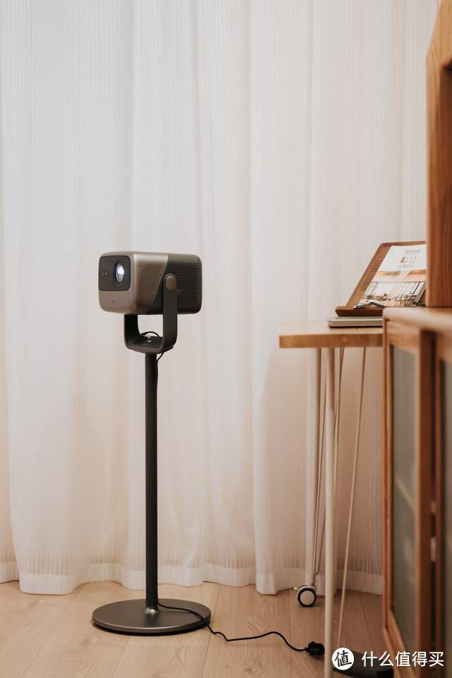 理想中的投影,坚果N1 Pro三色激光云台投影深度体验