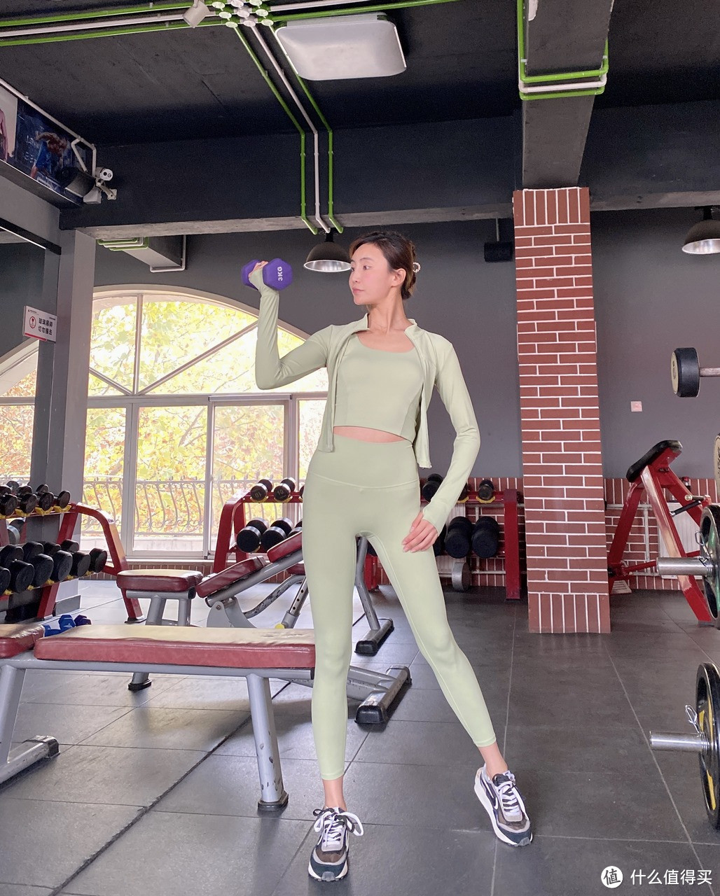 瑜伽服套装女2022新款网红爆款时尚高级感专业训练跑步运动健身服