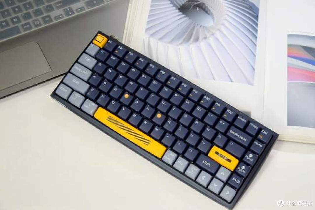 凯华Turbo轴体,双模无线背光,续航近一年,杜伽Hi Keys上手体验