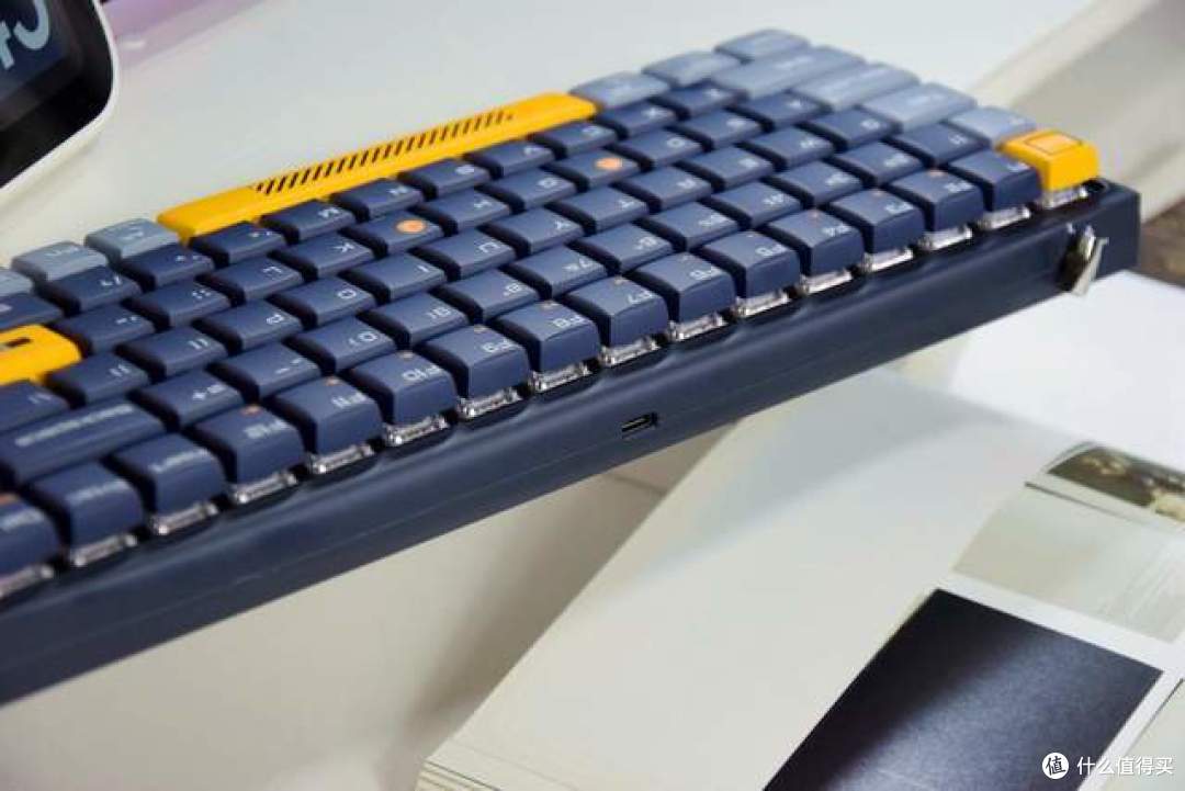 凯华Turbo轴体,双模无线背光,续航近一年,杜伽Hi Keys上手体验