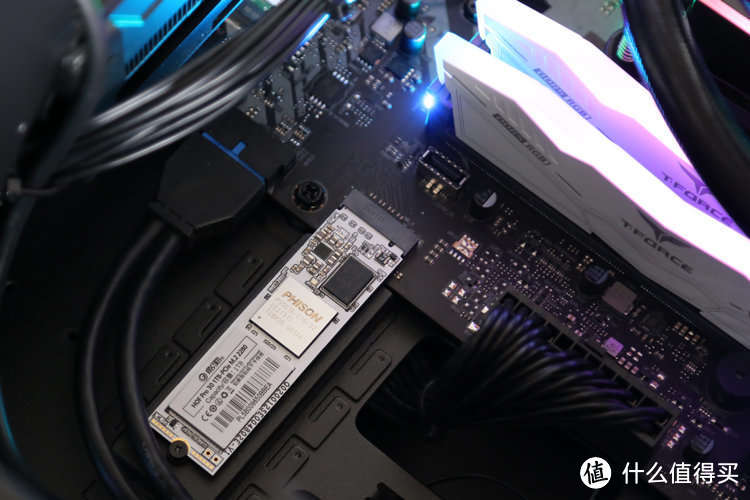 中速PCIE4.0固态之王：影驰HOF PRO 30 1TB SSD固态硬盘开箱评测