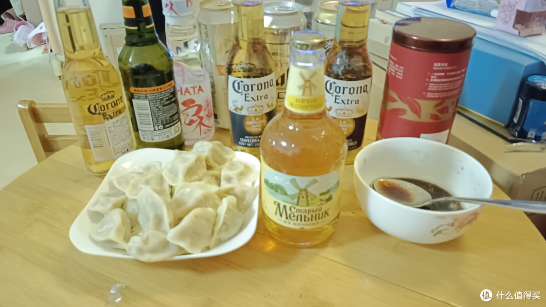 这才是啤酒的正确接地气的喝法,用最青岛的喝法来测试一下不用辅料的俄罗斯老米勒啤到底怎样