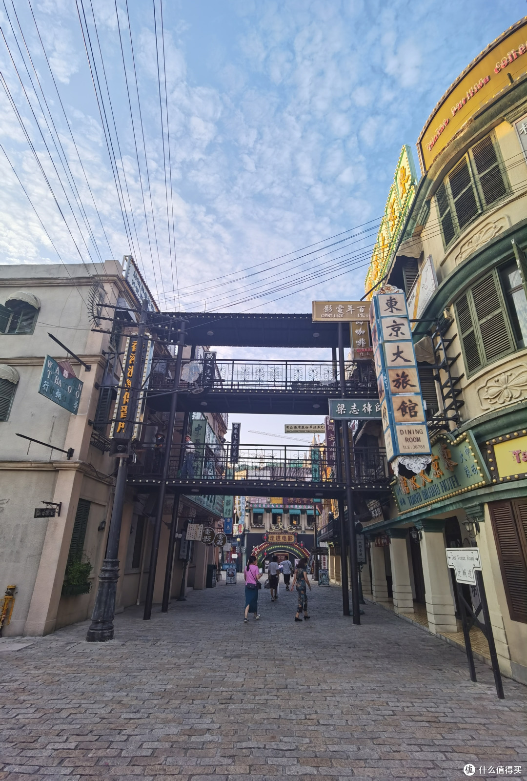 元旦跨年去哪里，一日从秦汉到现代，追剧女孩的横店3天2晚游玩攻略