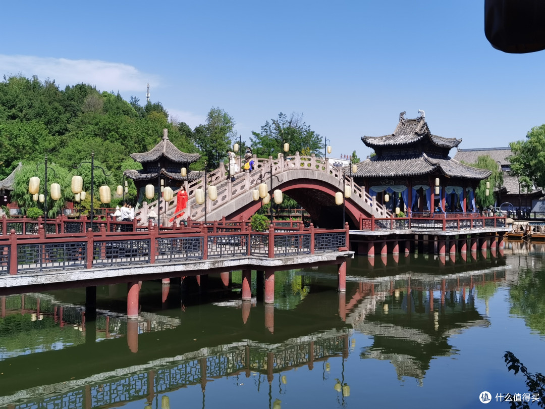 元旦跨年去哪里，一日从秦汉到现代，追剧女孩的横店3天2晚游玩攻略